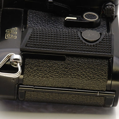 Ergonomic handgrip for Nikon FA