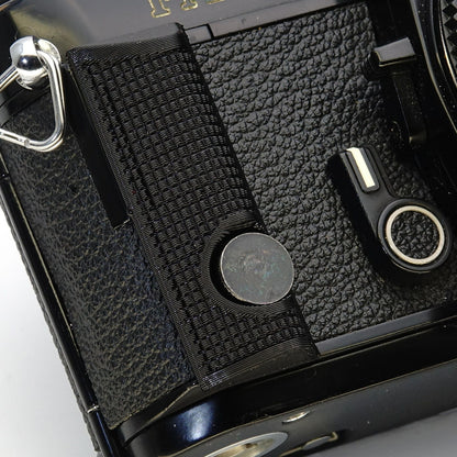 Ergonomic handgrip for Nikon FA