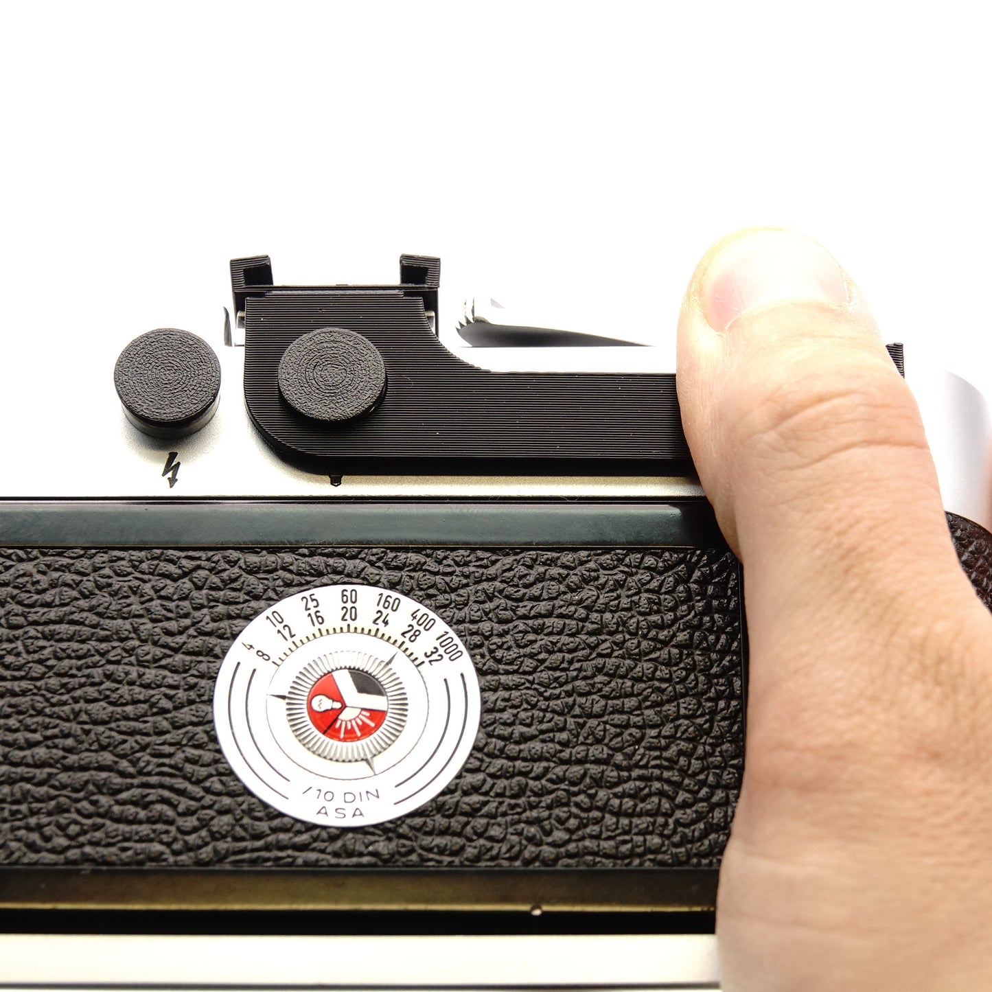 Thumb rest with accessory shoe for Leica M3 & M6 & Leica MP