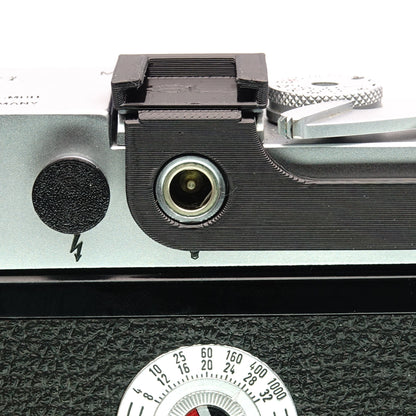 Thumb rest with accessory shoe for Leica M3 & M6 & Leica MP
