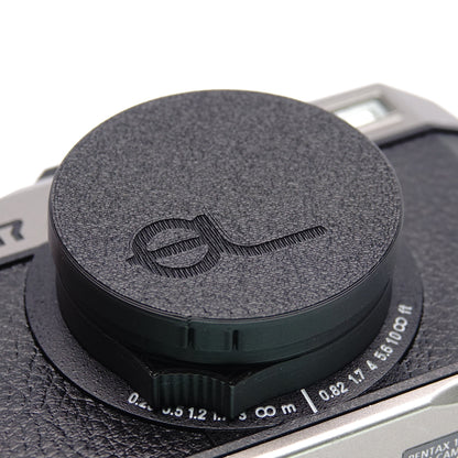 Lens hood with focus tab & 46mm thread for Pentax 17