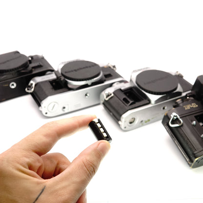 Adaptador de batería (4x LR44 a 4LR44/PX28) para Canon AE-1, A-1, Mamiya 645 y Pentax 67