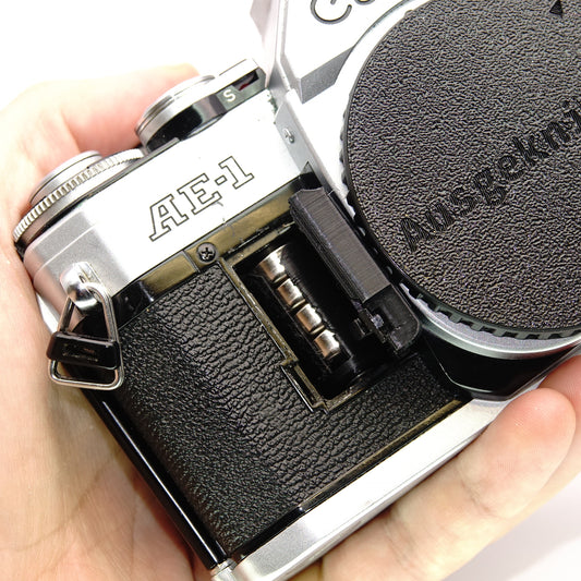 Adattatore per batterie (4x LR44 a 4LR44/PX28) per Canon AE-1, A-1, Mamiya 645 e Pentax 67